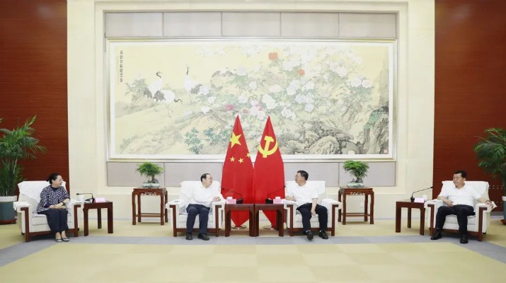 集團黨委書記、董事長石培文一行拜訪定西市委市政府主要領(lǐng)導(dǎo)